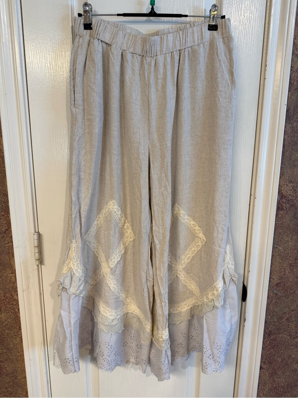 H030 NWT Magnolia XL w16-25 Light Beige Wide-Leg Boho Pants with Lace Trim - Picture 2 of 9